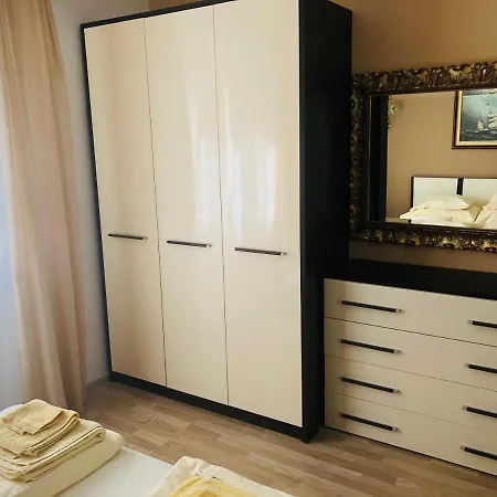 Gio * Novigrad (Istria)
